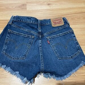 501 Levi shorts